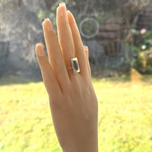 Cargar imagen en el visor de la galería, Antique Georgian 9ct Gold Rectangular Mourning Ring With Hair Weave & Dated Inscription