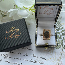 Cargar imagen en el visor de la galería, Antique Georgian 9ct Gold Rectangular Mourning Ring With Hair Weave & Dated Inscription
