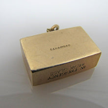 Charger l'image dans la galerie, 1960's 9ct Gold Pendant Charm, 10 Shillings Emergency Money - MercyMadge