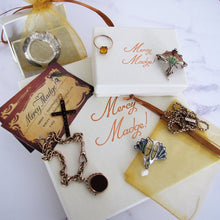 Charger l'image dans la galerie, Victorian Silver Curb Chain Bracelet, Heart Padlock Clasp - MercyMadge