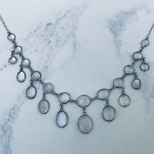 Cargar imagen en el visor de la galería, Antique Silver Moonstone Necklace