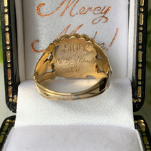 Charger l'image dans la galerie, Victorian Sapphire & Pearl 18ct Gold Mourning Ring, 1851