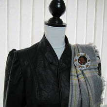 Cargar imagen en el visor de la galería, Massive Scottish Citrine & Thistle Celtic Brooch. - MercyMadge