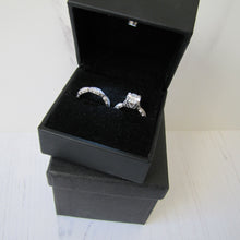 Cargar imagen en el visor de la galería, Pre-Owned 14ct White Gold & Diamond Tacori Wedding & Engagement Ring Set