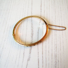 Cargar imagen en el visor de la galería, Antique Victorian 15ct Gold, Diamond and Sapphire Bangle Bracelet