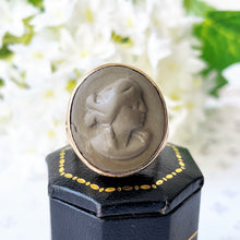 Cargar imagen en el visor de la galería, Victorian 9ct Gold Lava Cameo Ring
