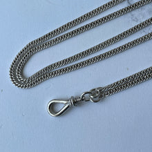 Charger l&#39;image dans la galerie, Georgian Sterling Silver Muff Chain With Threaded Screw Swivel Clip
