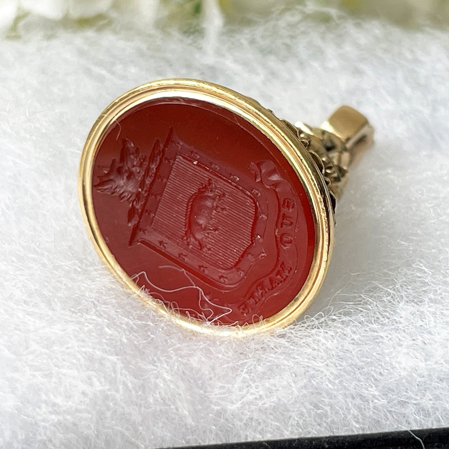 Antique 18ct Gold & Carnelian Intaglio Seal Fob with Coat of Arms