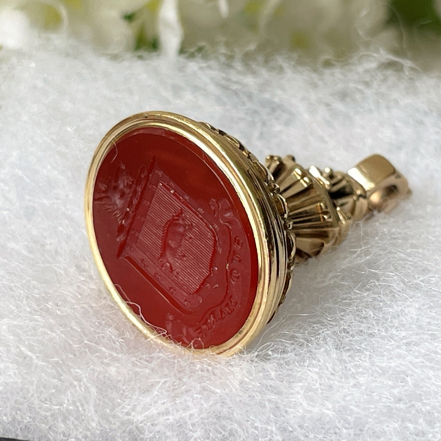 Antique 18ct Gold & Carnelian Intaglio Seal Fob with Coat of Arms