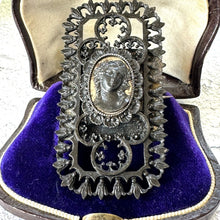 Lade das Bild in den Galerie-Viewer, Rare Antique 19th Century Berlin Iron Large Neoclassical Brooch
