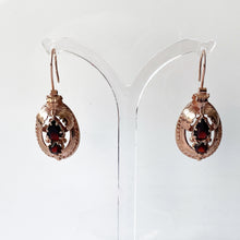 画像をギャラリービューアに読み込む, Victorian 9ct Rose Gold Etruscan Revival Garnet Drop Earrings, Boxed
