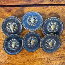Charger l'image dans la galerie, Extremely Rare Set of 6 'Jumbo' (40mm) Georgian Livery Buttons – Authenticated by the V&amp;A Museum, 1943
