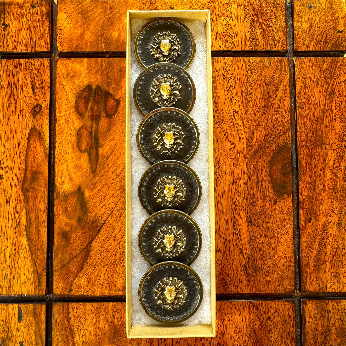 Extremely Rare Set of 6 'Jumbo' (40mm) Georgian Livery Buttons – Authenticated by the V&A Museum, 1943