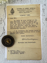 Charger l'image dans la galerie, Extremely Rare Set of 6 'Jumbo' (40mm) Georgian Livery Buttons – Authenticated by the V&amp;A Museum, 1943
