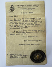 Charger l'image dans la galerie, Extremely Rare Set of 6 'Jumbo' (40mm) Georgian Livery Buttons – Authenticated by the V&amp;A Museum, 1943
