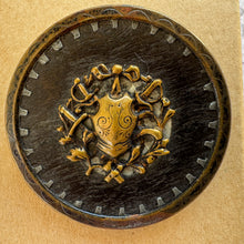 Charger l'image dans la galerie, Extremely Rare Set of 6 'Jumbo' (40mm) Georgian Livery Buttons – Authenticated by the V&amp;A Museum, 1943
