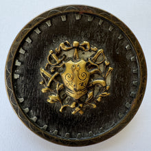 Charger l'image dans la galerie, Extremely Rare Set of 6 'Jumbo' (40mm) Georgian Livery Buttons – Authenticated by the V&amp;A Museum, 1943
