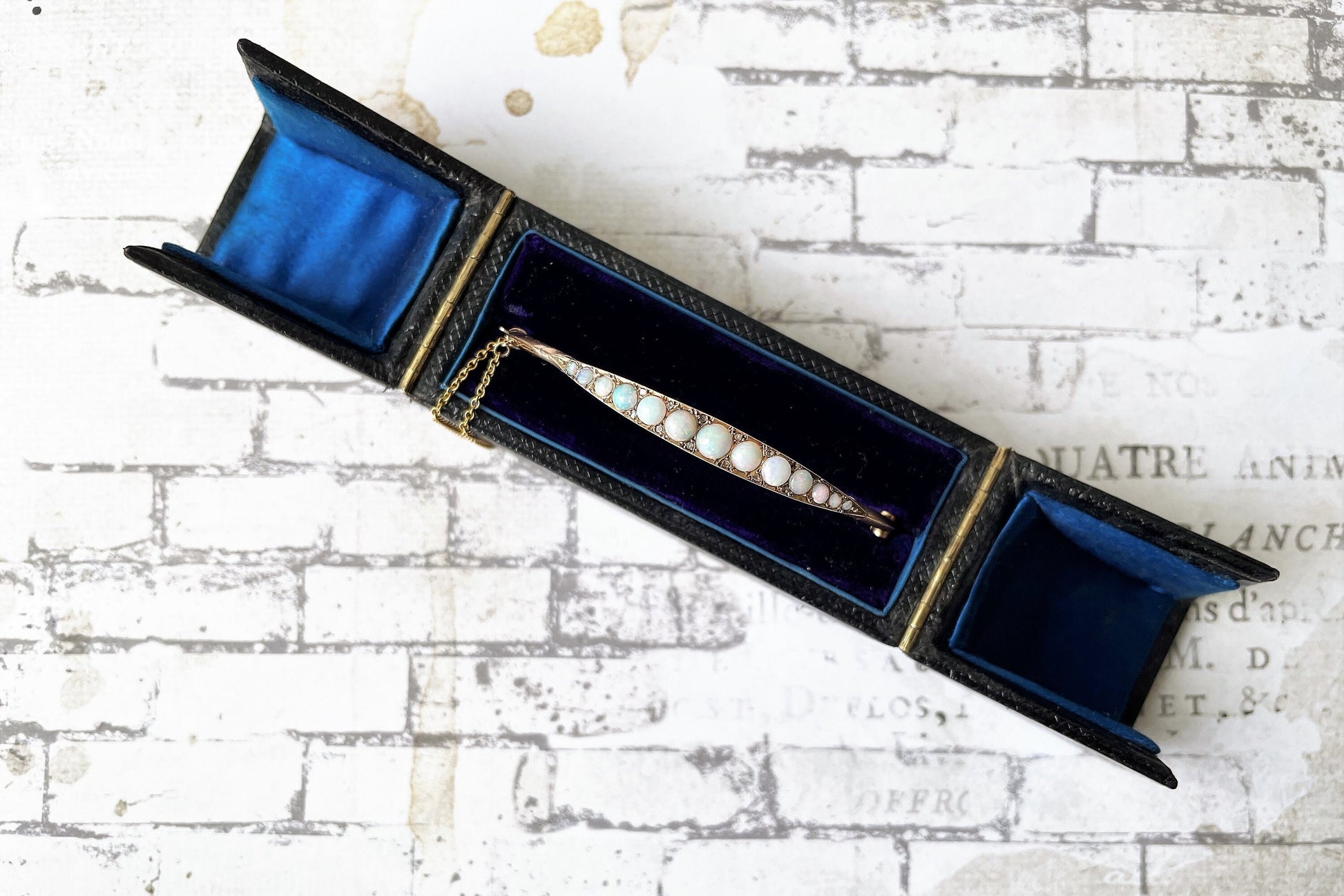 Edwardian Opal & Diamond 9ct Gold Bangle In Monogrammed Fitted Case: Chester 1905