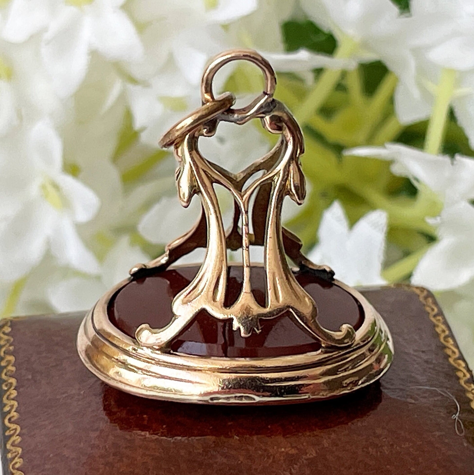 Antique Georgian 18ct Gold Carnelian Seal Fob With Heraldic Coat of Arms. English Knights Shield & Armoured Legs Intaglio Seal Pendant