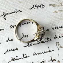 Lade das Bild in den Galerie-Viewer, Vintage 1970&#39;s 9ct Gold Sapphire Diamond Daisy Flower Ring
