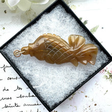 Charger l&#39;image dans la galerie, Vintage Carved Golden Brown Jade Fish Pendant
