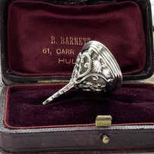 Carica l'immagine nel visualizzatore di Gallery, Rare Antique Georgian Large Sterling Silver Slag Glass Seal Fob Pendant.
