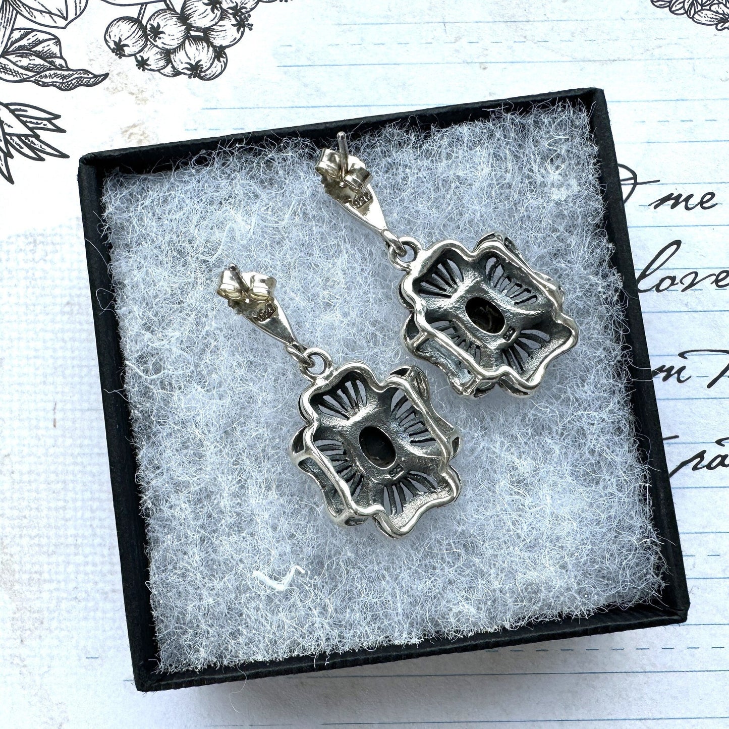 Vintage Whitby Jet Gemstone Sterling Silver Flower Earrings