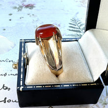 画像をギャラリービューアに読み込む, Gents Vintage 9ct Gold &amp; Red Carnelian Belcher Ring. Mens British Hallmarked 1970s Retro Statement Ring. Large Finger Size Ring UK V/US 10.5
