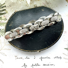 Charger l&#39;image dans la galerie, Vintage Art Deco Sterling Silver Tank Bracelet. Articulated Panel Silver Bracelet. Panther Link Chain Bracelet. Silver Bookchain Bracelet
