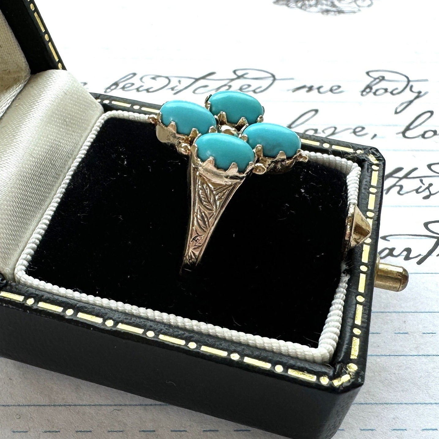 Vintage 9ct Gold & Turquoise Victorian Style Kite Ring