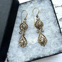 Carica l&#39;immagine nel visualizzatore di Gallery, Antique Georgian Gold &amp; Mine Cut Rough Diamond Mughal Earrings. Long Pendeloque Drop Gold Earrings. Diamond Earrings With 18ct Gold Hooks
