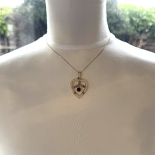 Cargar imagen en el visor de la galería, Antique Edwardian 9ct Gold Amethyst &amp; Pearl Heart Pendant Necklace
