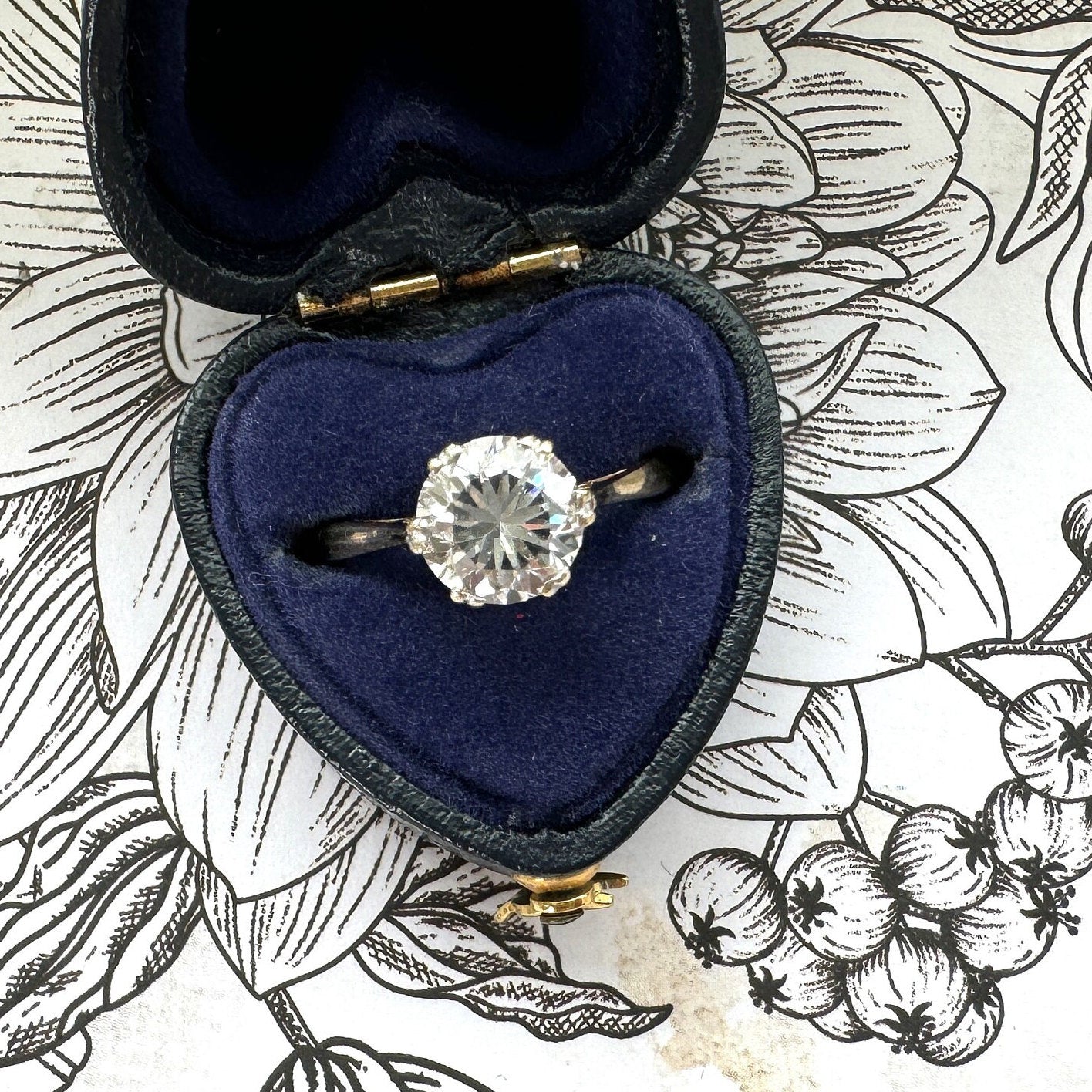 Vintage 9ct Gold 1.50ct White Crystal Solitaire Ring. Art Deco Style Classic Engagement Ring. CZ Simulated Diamond Solitaire Ring, M/6.25