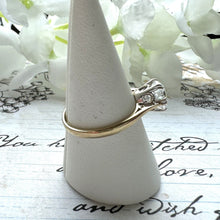 画像をギャラリービューアに読み込む, Vintage 9ct Gold 1.50ct White Crystal Solitaire Ring. Art Deco Style Classic Engagement Ring. CZ Simulated Diamond Solitaire Ring, M/6.25

