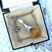 Charger l&#39;image dans la galerie, Vintage Baltic Amber Art Nouveau Style Pendant
