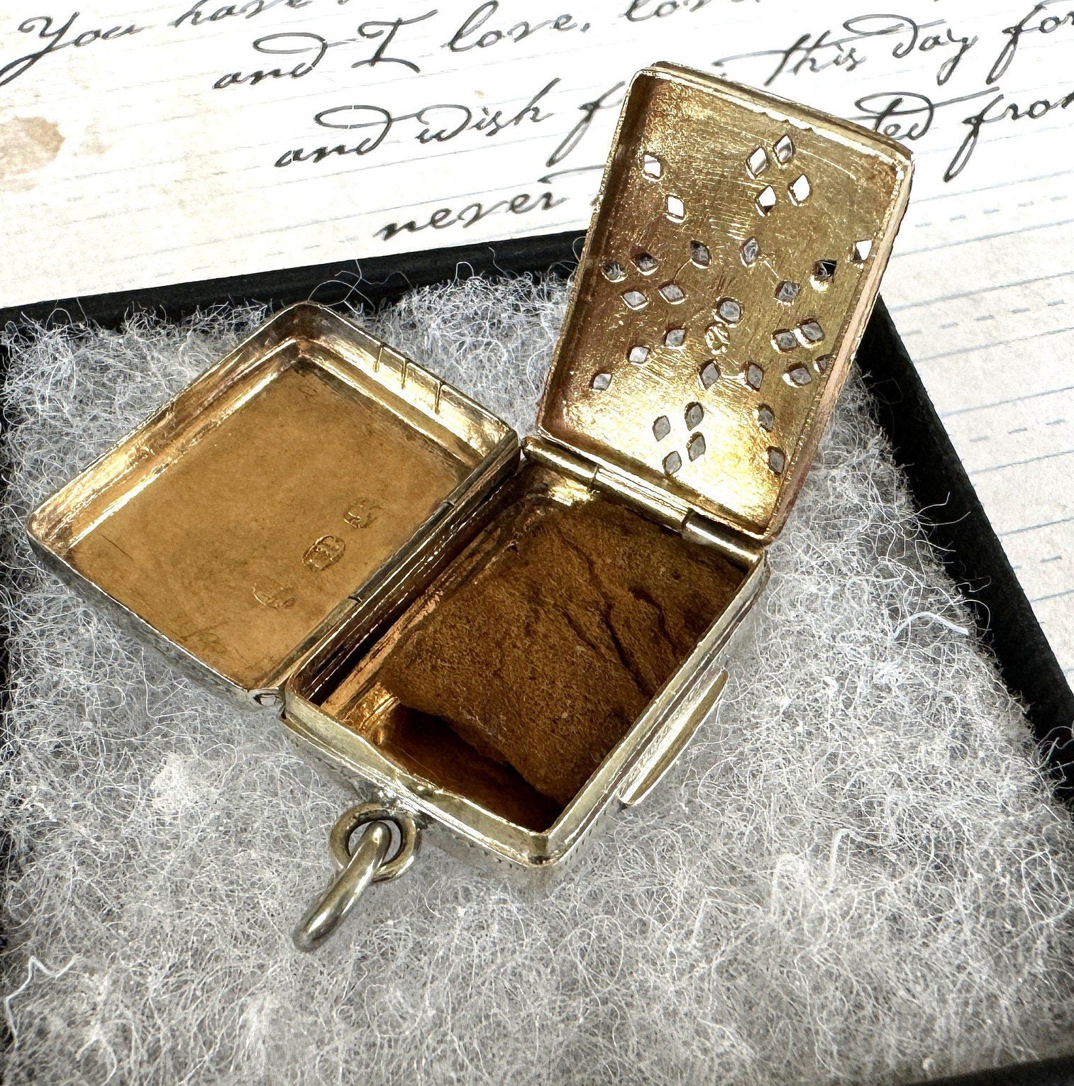 Antique William IV Silver Vinaigrette, John Bettridge Birmingham 1830. Georgian/Victorian Engraved Vinaigrette Locket Pendant With Sponge
