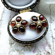 Charger l&#39;image dans la galerie, Vintage Gold On Silver Garnet &amp; Pearl Victorian Style Earrings. Daisy Flower Gemstone Dome Stud Earrings. Antique Style Silver Gilt Earrings
