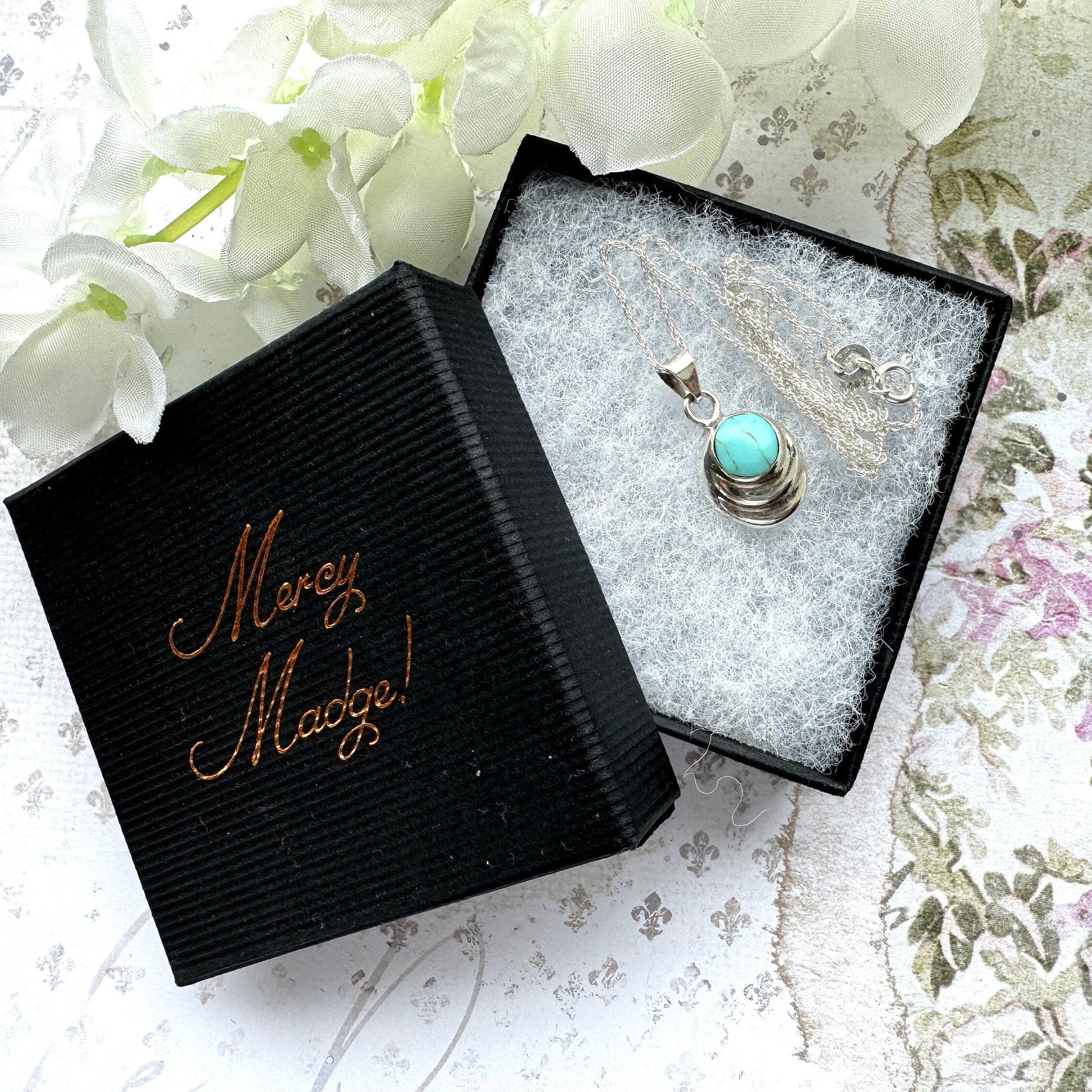 Vintage Mexican Sterling Silver Turquoise Gemstone Pendant Necklace. Petite Minimalist Pendant & Sterling Silver Chain. Layering Necklace