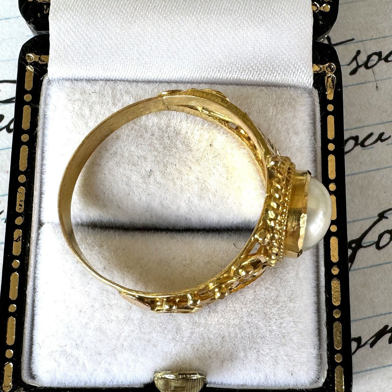 Vintage 22ct Yellow Gold Mabe Pearl Etruscan Ring. Asian Handmade 22K Yellow Gold Special Occasion/Anniversary Ring, Size UK T-1/2/US 10