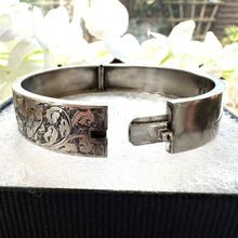 Cargar imagen en el visor de la galería, Antique Victorian Silver Cuff Bracelet c1886. Aesthetic Engraved Forget-me-Not Sweetheart Bracelet. Victorian Sterling Silver Narrow Bangle
