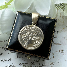 Charger l&#39;image dans la galerie, Antique Victorian 9ct Gold Heart &amp; Keyhole Engraved Locket Pendant. 2-Sided Deep Keepsake and Photo Locket. Sweetheart Love Token Locket
