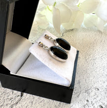 Cargar imagen en el visor de la galería, Vintage Sterling Silver Onyx Drop Classic Edwardian Style Earrings

