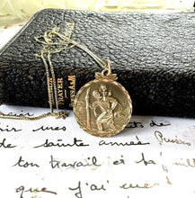 Cargar imagen en el visor de la galería, Vintage 1966 9ct Yellow Gold St. Christopher Necklace Pendant. English Hallmarked Solid Gold Religious Medallion Pendant.
