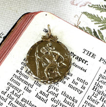 Cargar imagen en el visor de la galería, Vintage 1966 9ct Yellow Gold St. Christopher Necklace Pendant. English Hallmarked Solid Gold Religious Medallion Pendant.
