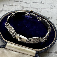 Carica l&#39;immagine nel visualizzatore di Gallery, Art Deco Egyptian Revival Silver &amp; Lapis Tutankhamun Bracelet. Antique/Vintage 1930s Sterling Silver Inlaid Blue Gemstone Figural Bracelet.
