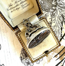 Carica l'immagine nel visualizzatore di Gallery, Rare Antique Georgian Large Sterling Silver Slag Glass Seal Fob Pendant.
