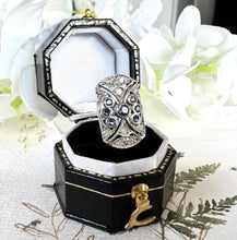 Carica l'immagine nel visualizzatore di Gallery, Antique 18ct White Gold Diamond &amp; Sapphire Cluster Ring
