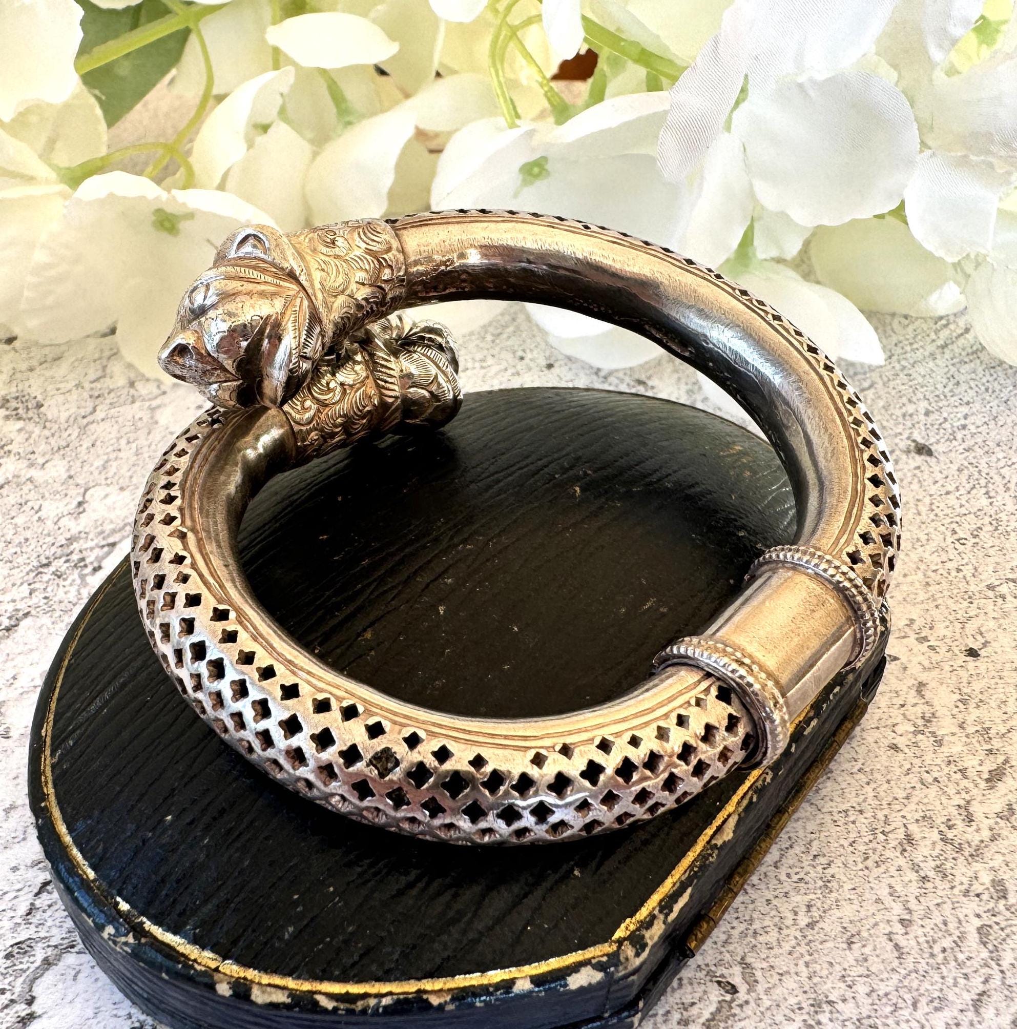 Indian Silver Tribal Lion Head Bangle Indian Silver Tribal Lion Head Bangle