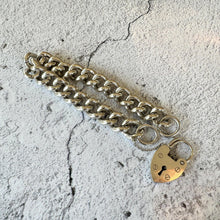 Cargar imagen en el visor de la galería, Vintage Chunky Sterling Silver Chain Bracelet &amp; Love Heart Padlock Clasp, Dated 1977
