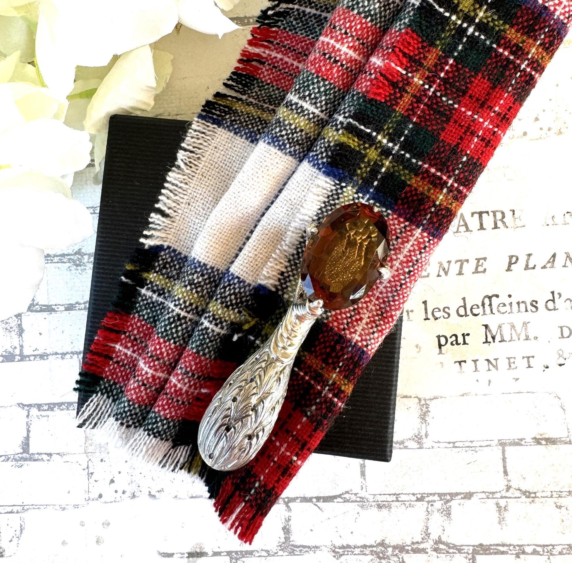 Antique Victorian Scottish Citrine Silver Grouse Claw Kilt Pin. 30ct Golden Brown Cairngorm Citrine Sterling Silver Statement Brooch
